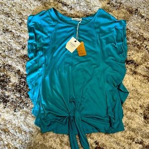 New with tags flutter sleeve boutique top